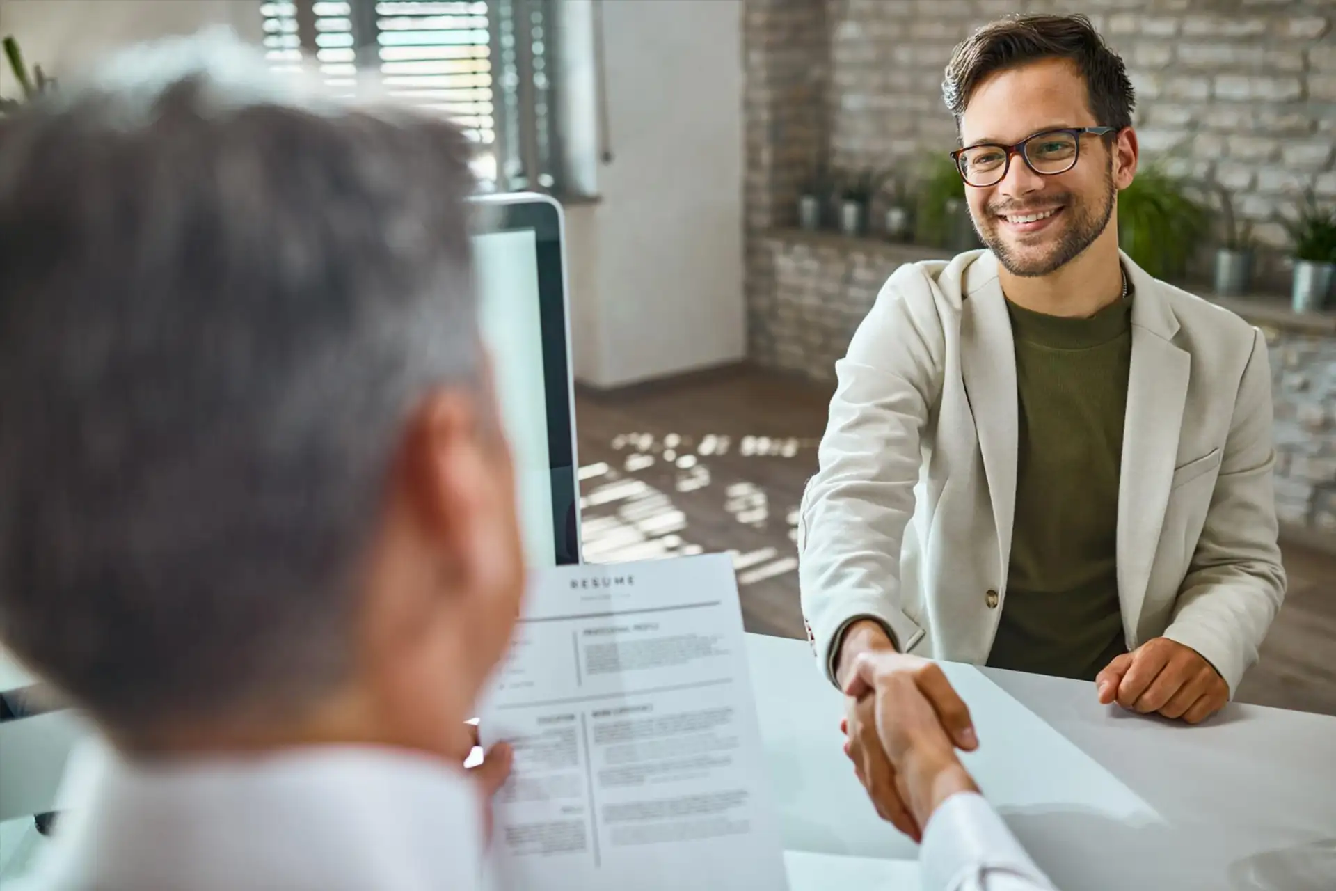 Erfolg­rei­ches Per­so­nal­dienst­leis­tungs­un­ter­neh­men – Recrui­tung & Bera­tung